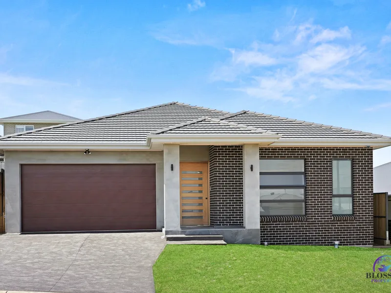 Sensational Single Level Brand New 5 Bedrooms Delight!