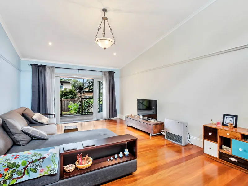 BEAUTIFUL HOME IN SOUGHT AFTER LOCATION