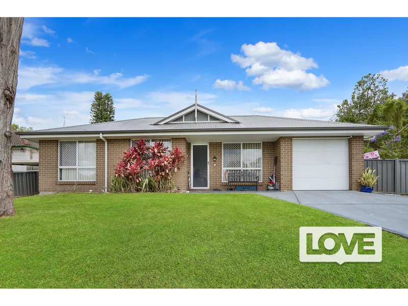 Ten Year Old Home on Huge Block!