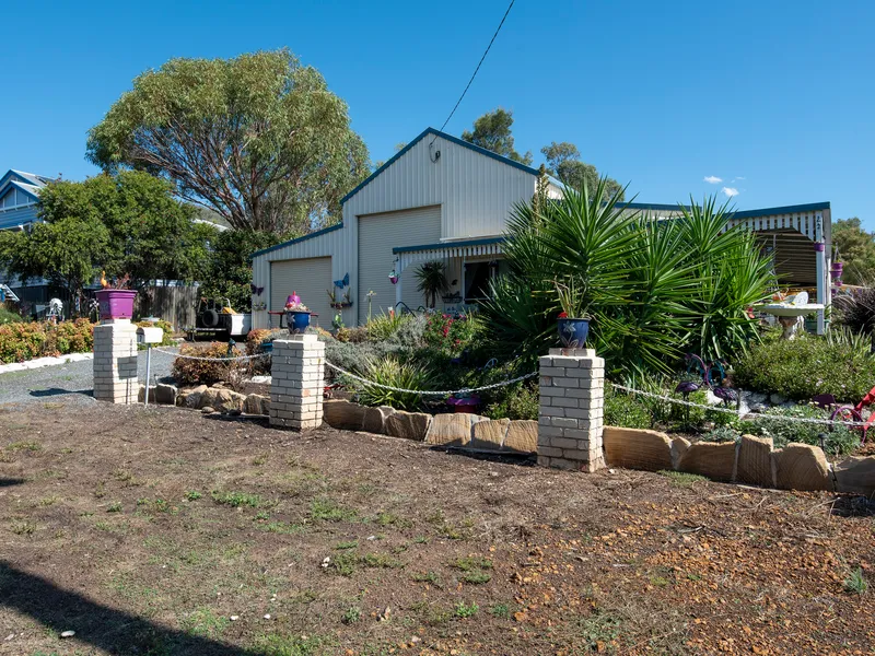 2 Bedroom, Motorhome, Vehicle and Office, all under one roof!