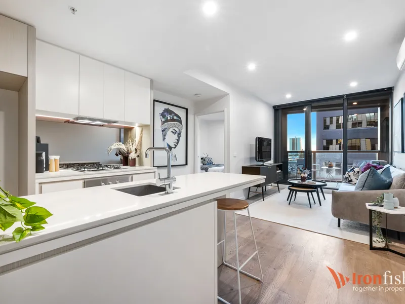 Stunning, Sophisticated and Luxurious living!