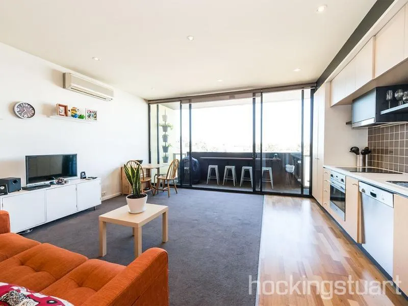 Spacious, modern apartment on the CBD's doorstep!