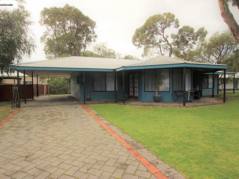 IDEAL PERMANENT OR HOLIDAY HOME