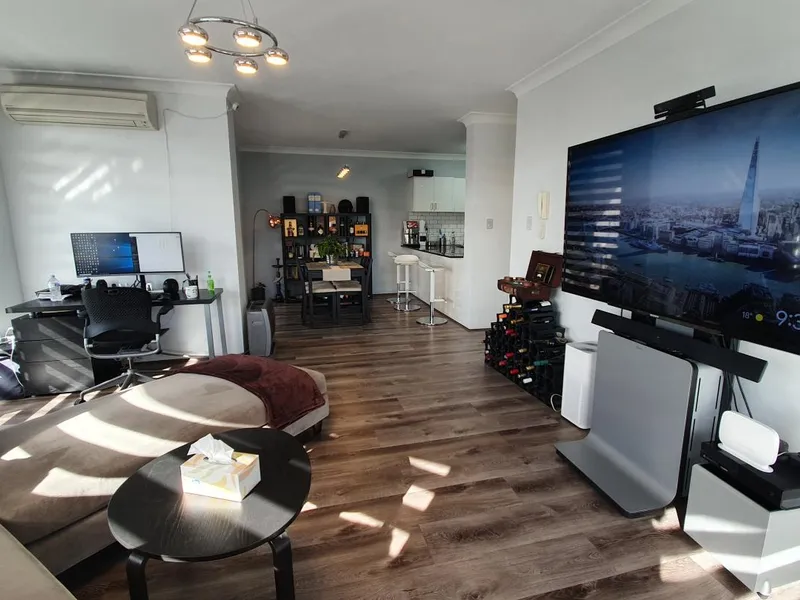 This sun-filled and spacious apartment is located opposite Rockdale Plaza