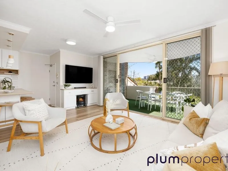 Quality Home in the Heart of Taringa!