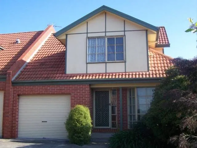 Lovely Townhouse With Courtyard