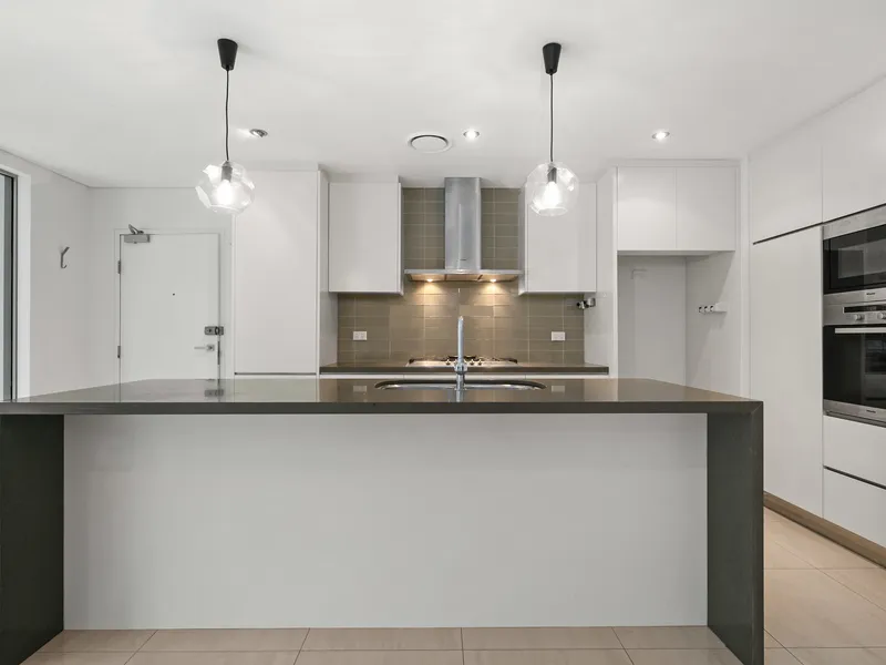 Boutique north-facing apartment in the heart of Gordon