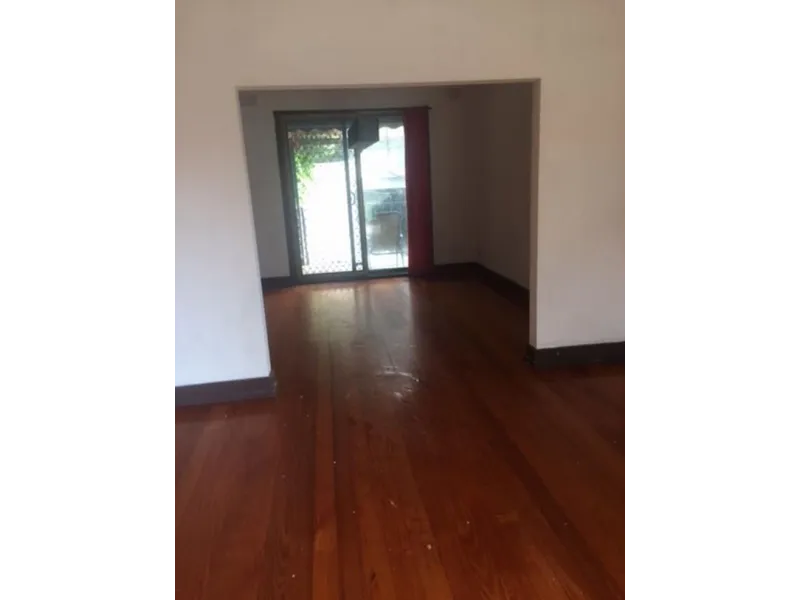 Four Bedroom Big House in Bundoora for Rent