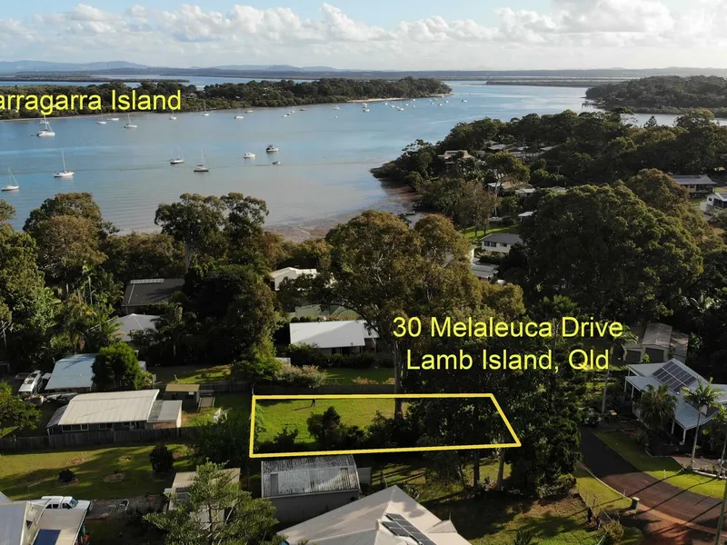 Water Views in a NIce Neighbourhood