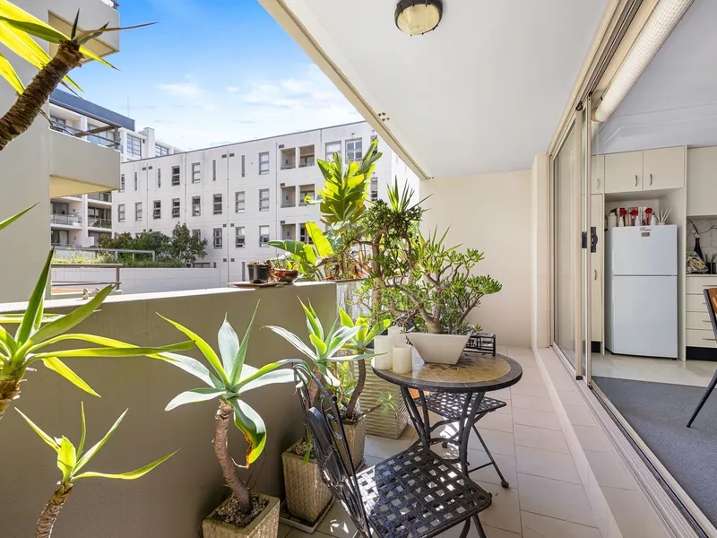Contemporary Studio In The Heart of Manly