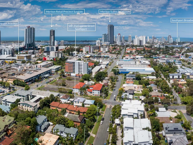 SOUTHPORT TOWNHOUSE - MOVE-IN READY OR RENOVATE