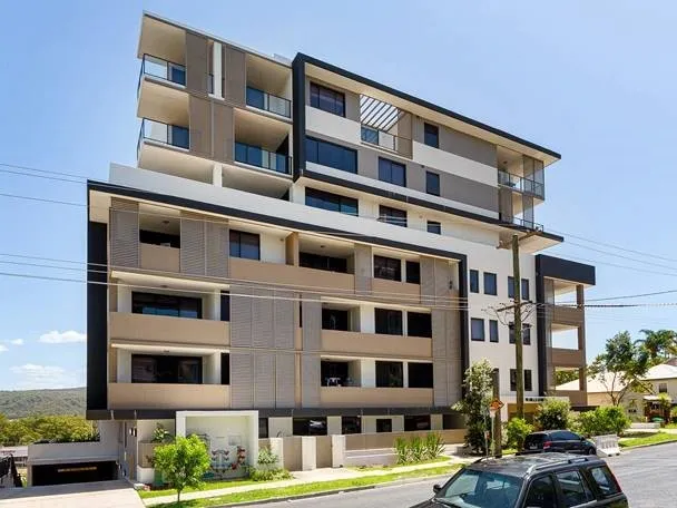 Investor Sought For Spacious, Executive Living Apartment