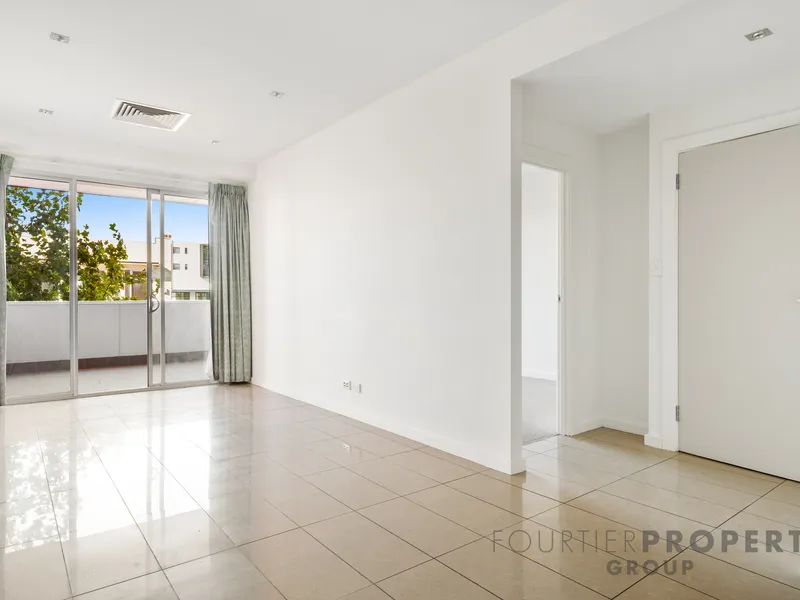 Stylish Apartment,,,,Two Bedrooms, Two Bathrooms and Study!