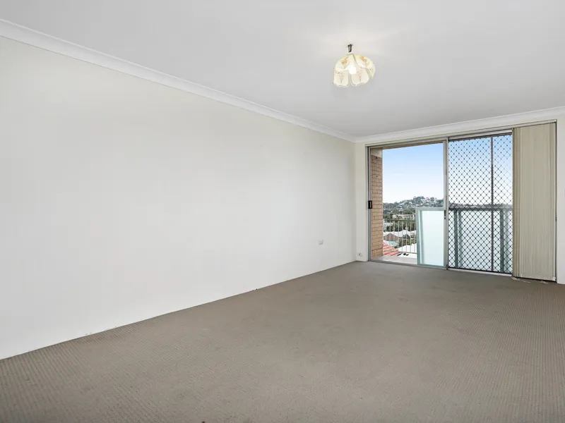 Fabulous views, a fantastic location + storage!