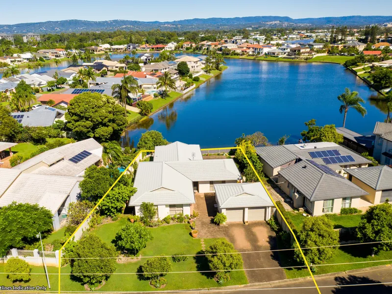 Investor requires immediate sale of single level waterfront home.