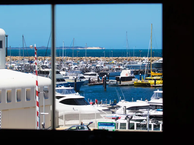 Entire Floor, Luxury Penthouse opposite Fremantle's Fishing Boat Harbour