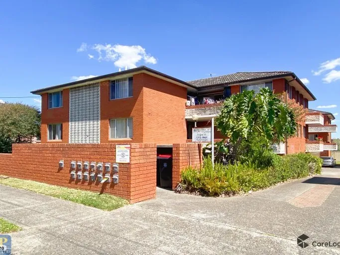 2Bedrooms plus 1Study room in Heart of Campsie Northeast facing