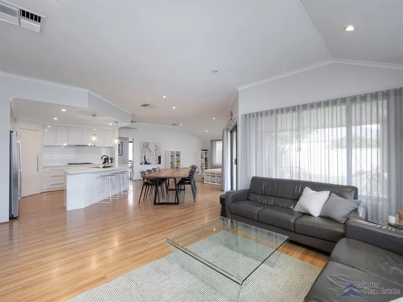 BEAUTIFUL WITH ALL THE EXTRAS!