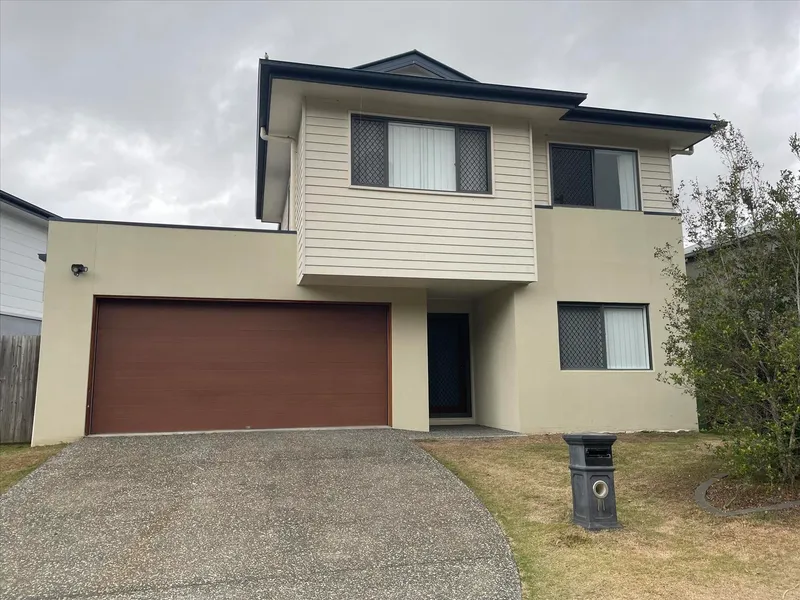 Well Positioned 2 Storey Family Home