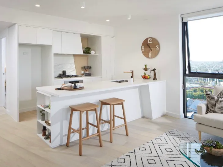 DUCTED AIR CONDITIONING & 500M FROM KING STREET PRECINT - PETS CONSIDERED!