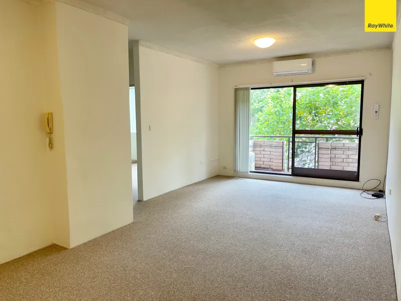 2 Bedroom unit on the second floor for rent!