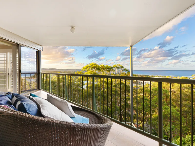 Prime Hilltop Holding with Superb Panoramic Ocean Outlook