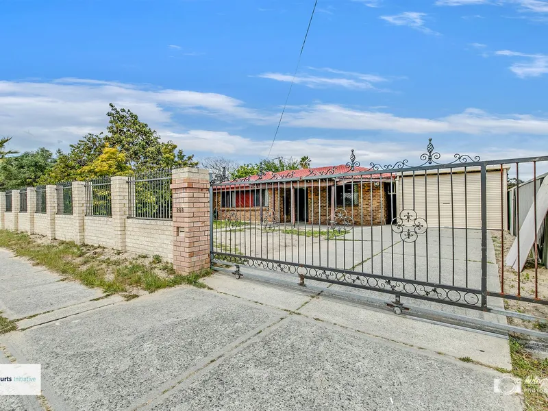 Alex Dabag Presents. love family home!