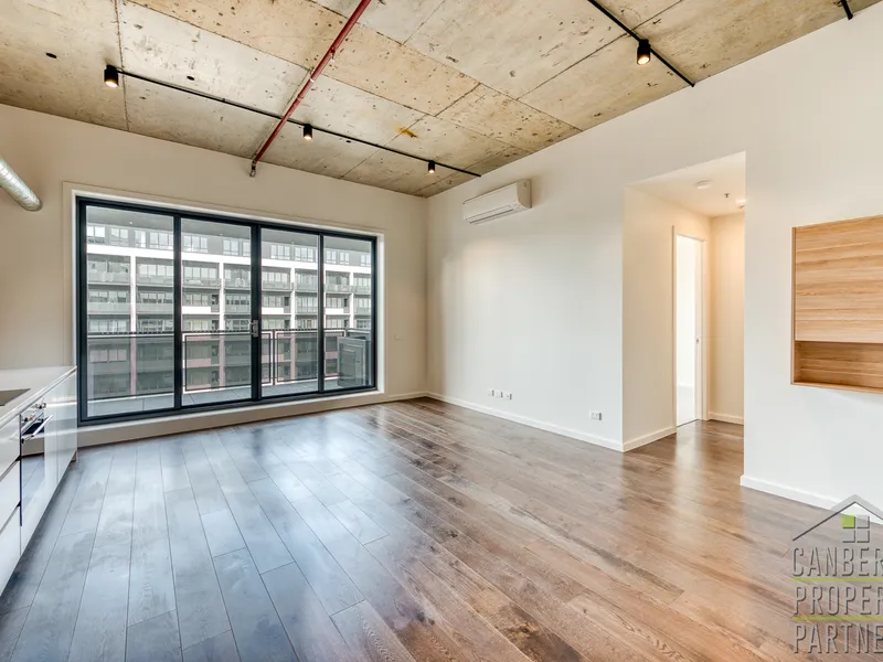 Warehouse chic in an unbeatable location