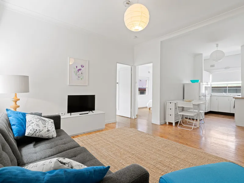 An Affordable Classic Art Deco Apartment with LUG!