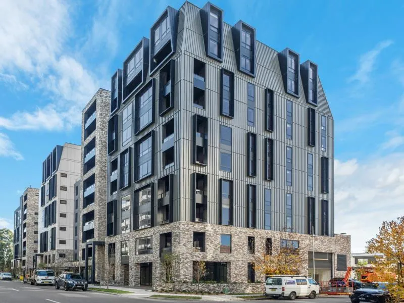 NEAR NEW STUDIO IN THE NAVALI !