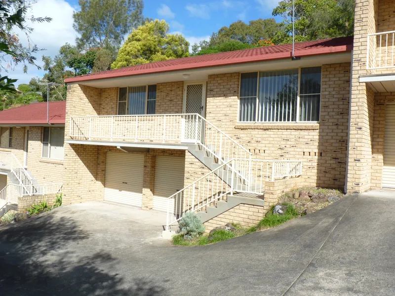 LISMORE HEIGHTS UNIT WITH SPACIOUS DOUBLE GARAGE PLUS STORAGE