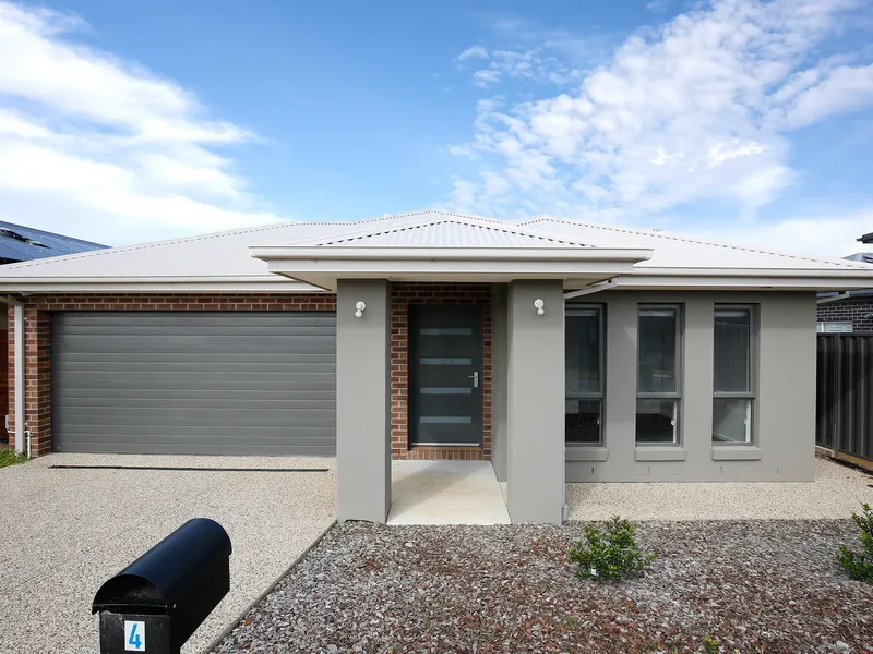 * Spacious 4 Bedroom Family Home *