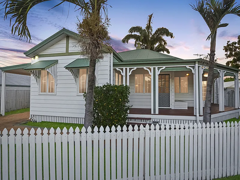 Queenslander Style Cottage in the Heart of Townsville!