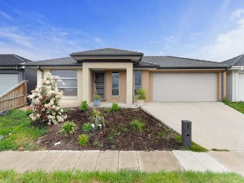 LOW MAINTENANCE AND SPACIOUS!