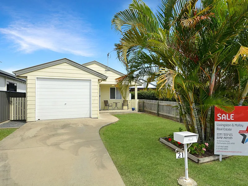 Perfect Presentation - 2 Street Frontage - Nothing to do, Just Move in!