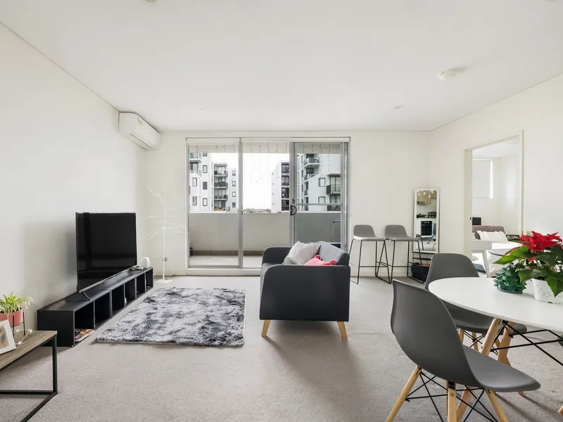 Stylish urban sanctuary in lifestyle locale