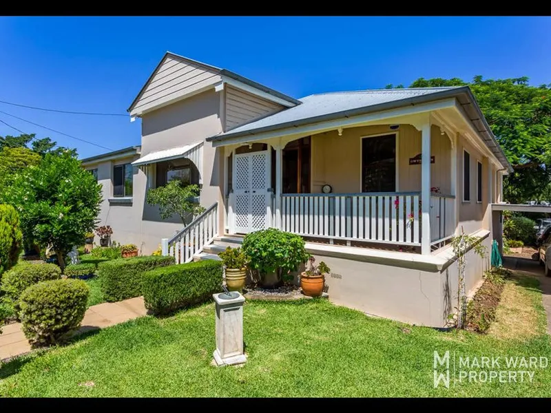 SIMPLY STUNNING 5 BEDROOM HOME WITH CHARACTER FEATURES IN SPADES!