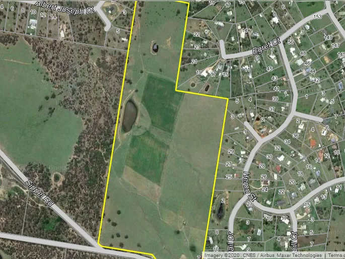 100 Acres - 6km From Town Center