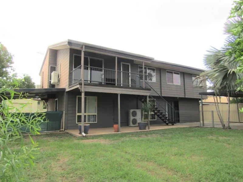 HUGE HOME + SHED + POOL + EXTRA LIVING AREA WITH BATHROOM UNDERNEATH