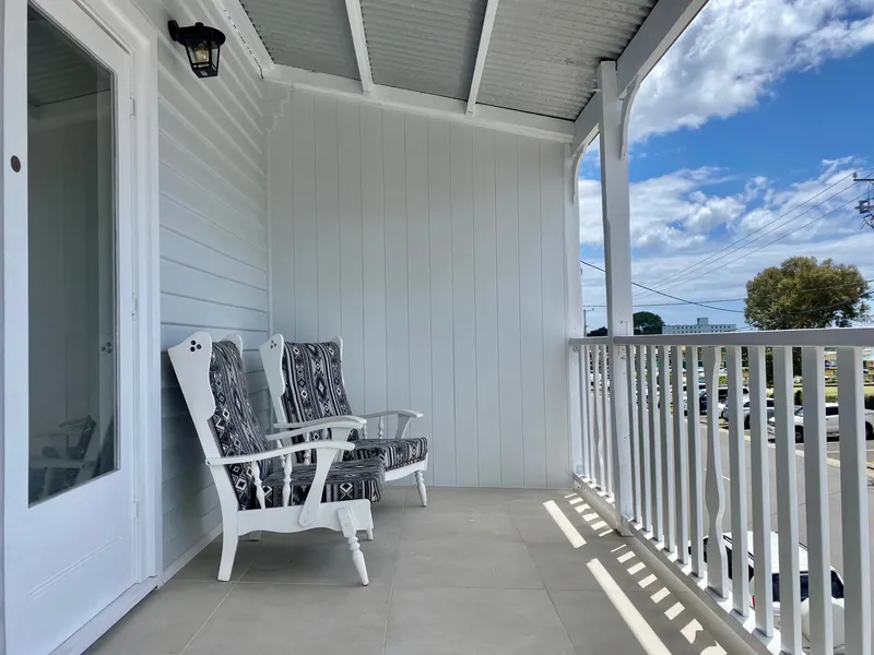 Freshly renovated terrace within walking distance to the CBD