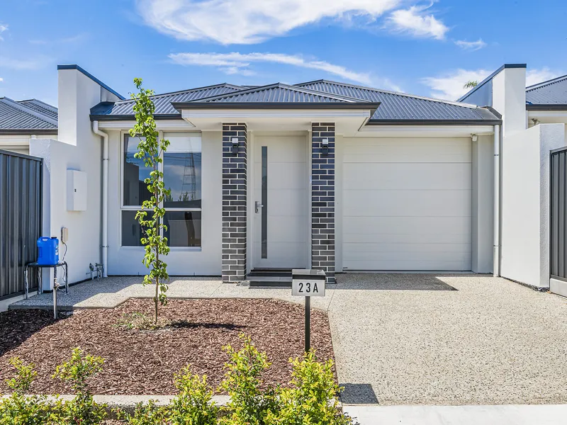TORRENS TITLE, IMMACULATELY PRESENTED MODERN HOME, UPGRADED LUXURY FINISH AND MORE!