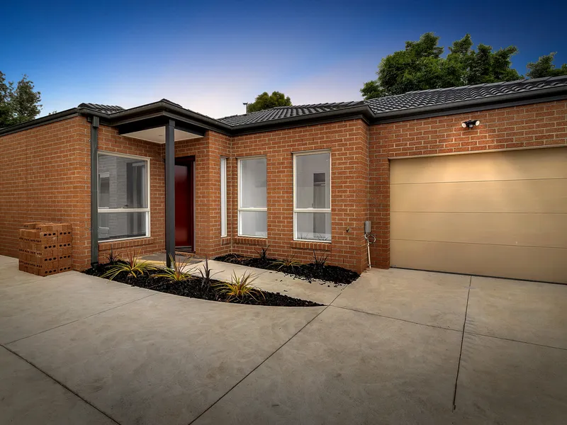 3 BEDROOM UNIT FOR RENT IN LAVERTON !!