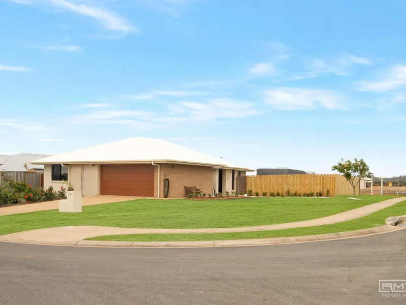 Large Family Home at The Pines Estate!