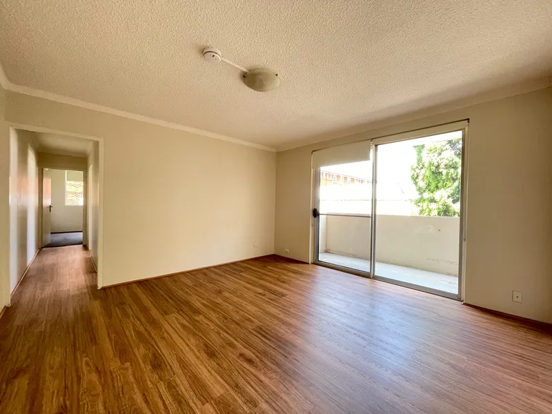 Sun-filled 2 Bedroom Unit