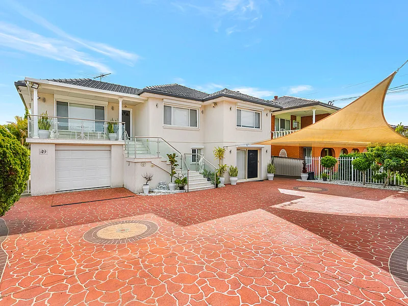 Spectacular Home In A Sought After Location