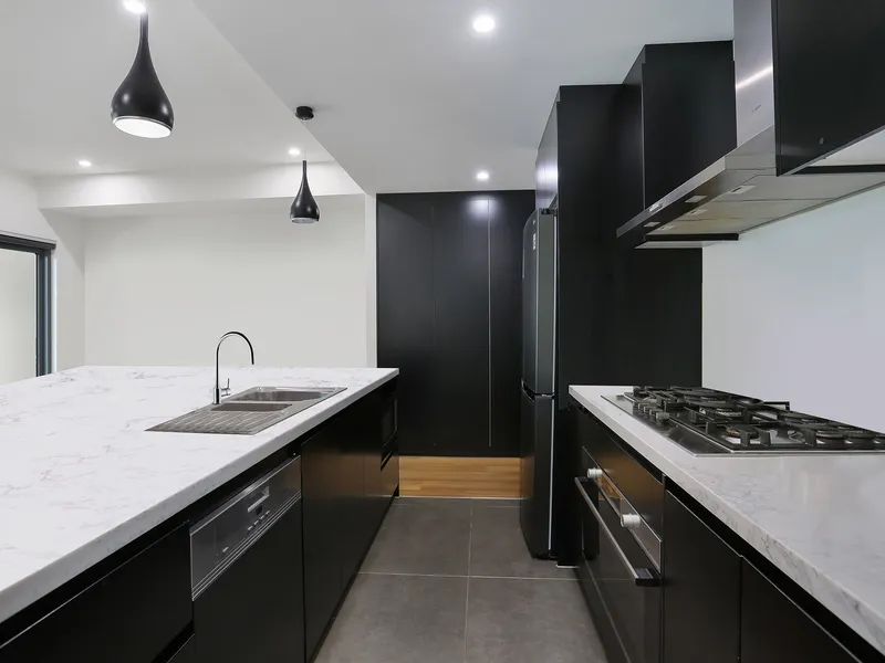 Stunning Sanctuary of Modern Luxury!