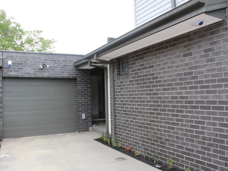 As new modern townhouse in Matthew's Hill!!!