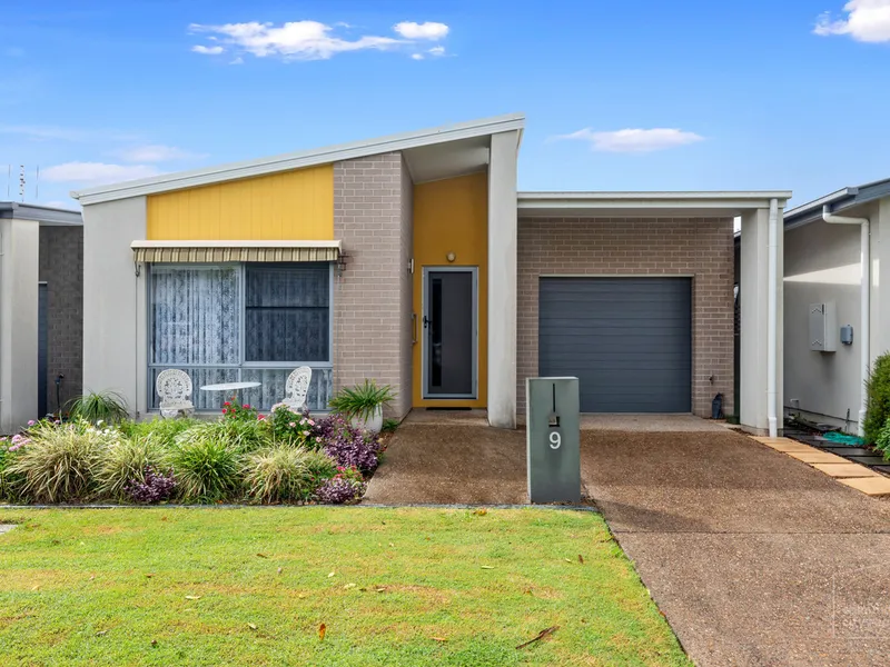 MODERN HOME WITH ALL THE EXTRAS