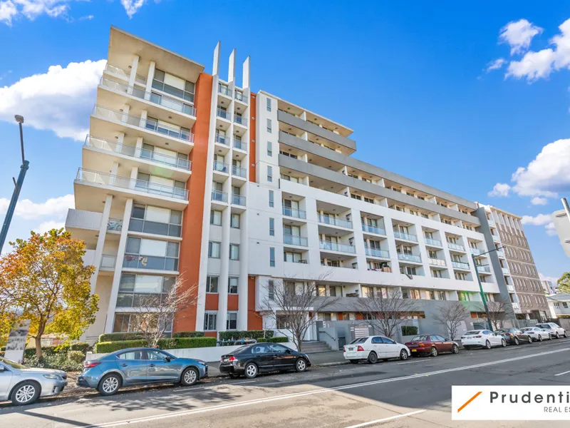 Step into spacious & comfortable 160sqm apartment in Liverpool- Your Perfect Retreat!