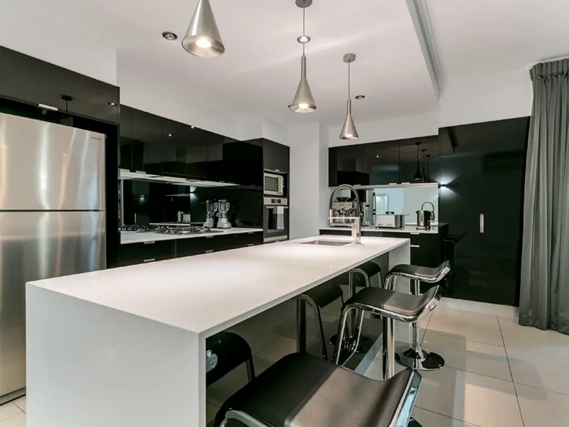 Fully Renovated Spacious Luxury Apartment